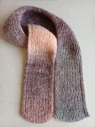 Schal gestrickt handarbeit - schal, im